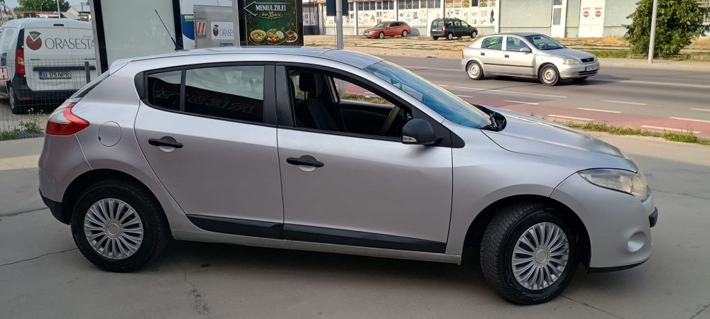 RENAULT Megane 2011 — imagine 2