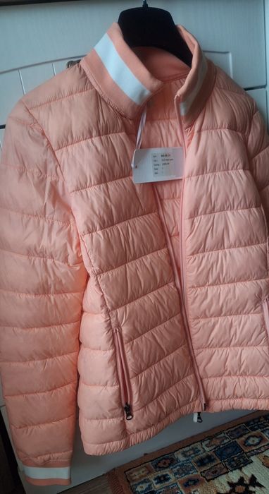 Juvia ново преходно яке