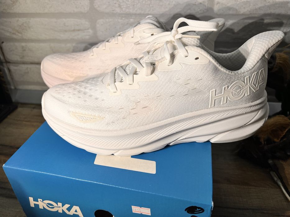 Hoka Clifton 9 42 27 cm