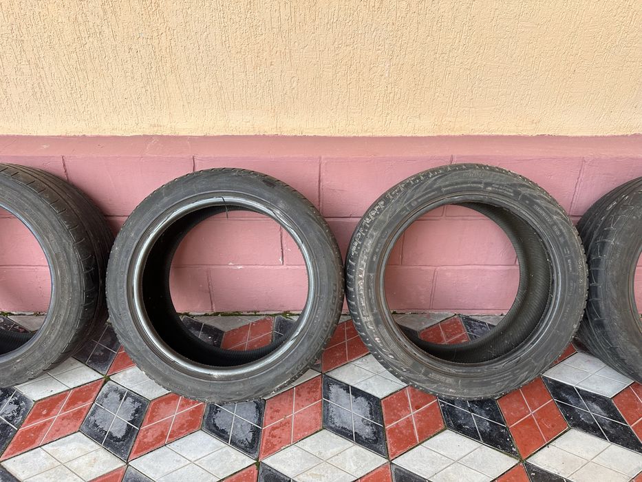 Летние шины 235/45 R17 комплеткт