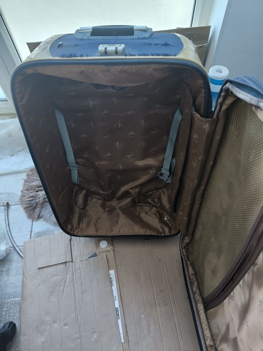 Продам чемодан без ручки