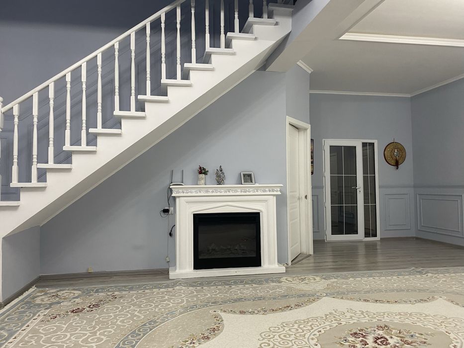 Дом мансардный большой