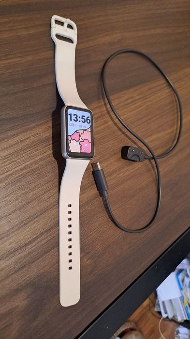 Samsung galaxy fit3 silver + подарък аксесоари