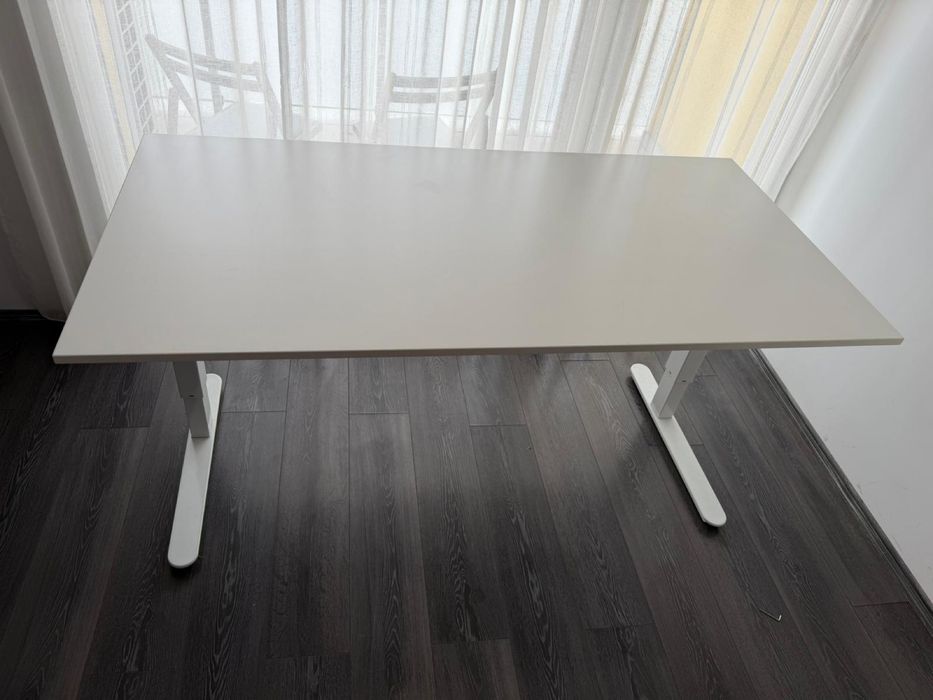 Masă extensibilă albă JYSK – stare foarte bună