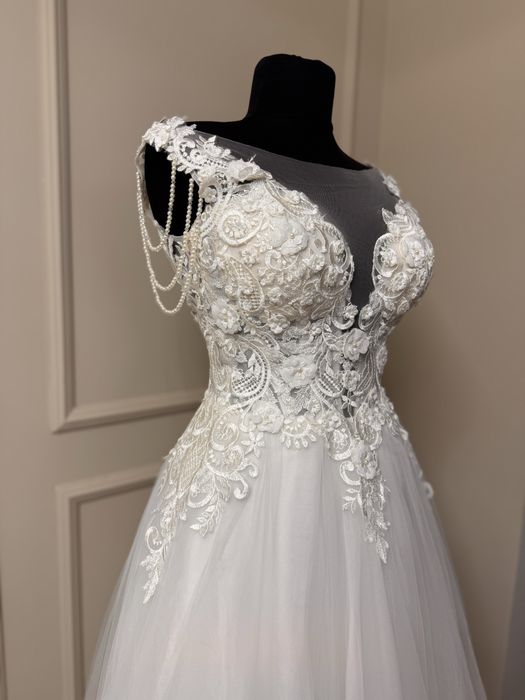 Rochie de mireasa A line ivoire usoara model deosebit