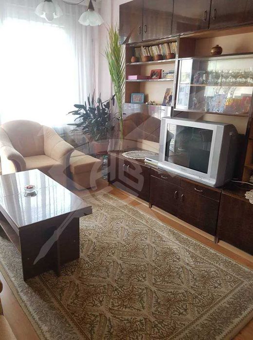 Дава се под наем Тристаен апартамент в Варна, Младост 1 - 65 кв.м за 300 € - Снимка #2