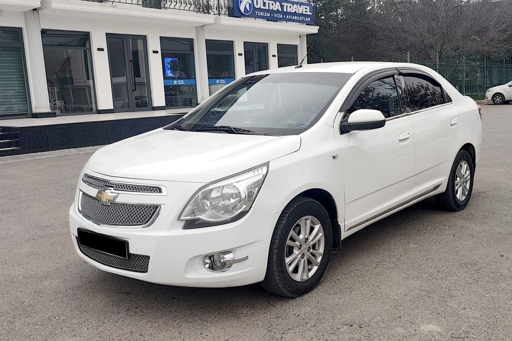 Cobalt 2015 yil  3-pozitsiya ideal holatda.