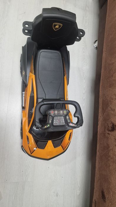 Masinuta Lamborghini ride-on cu sunete