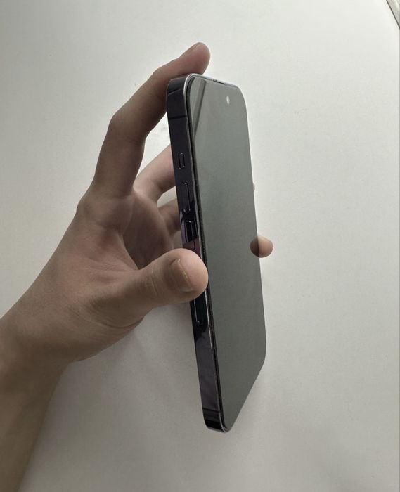 iPhone 14 pro в идеальном состоянии