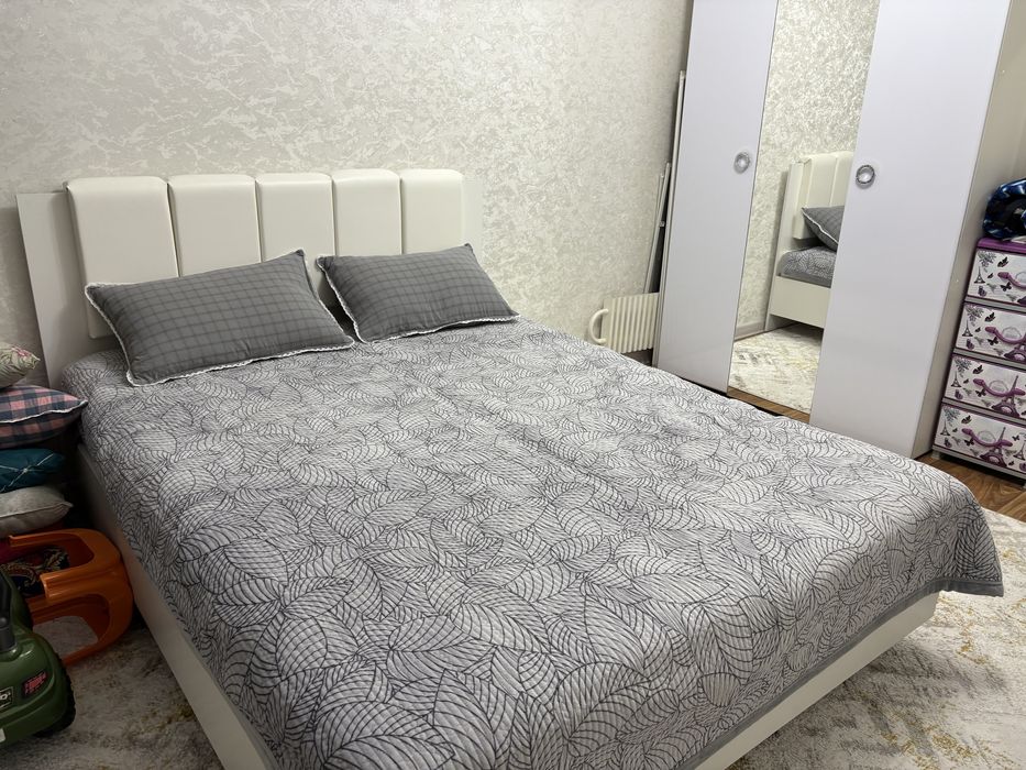 Диван 160*180,с матрасом