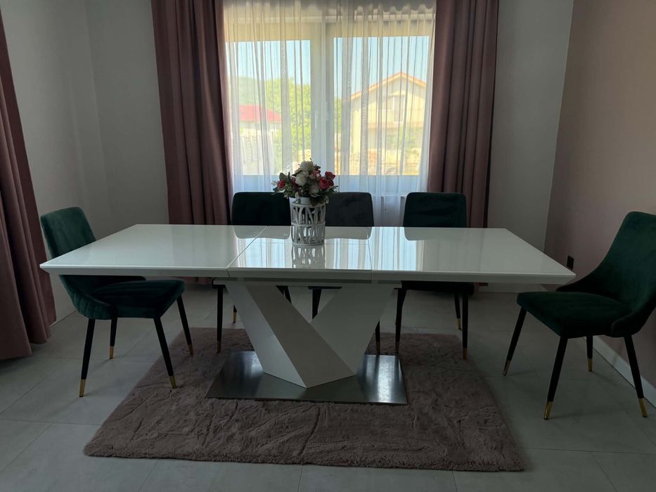 Vand masa living  extensibila cu scaune tapitate