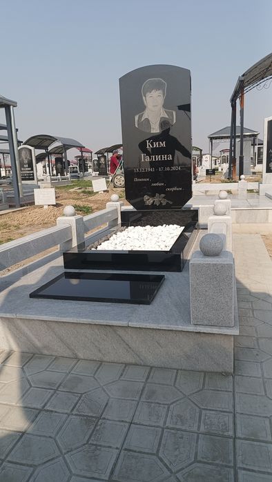 Памятник гранитный