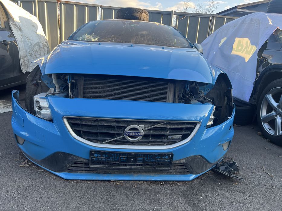 Volvo V40 D3 R-Design НА ЧАСТИ