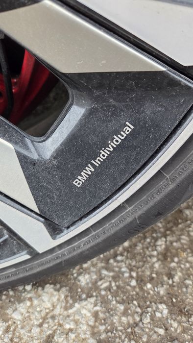 954M ,Bmw G60, джанти и гуми 21 цола