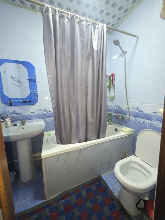 4 maktab oldida 3 xona 2 etaj