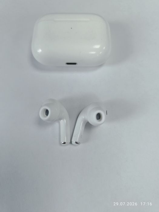 Продам AirPods Pro на запчасти