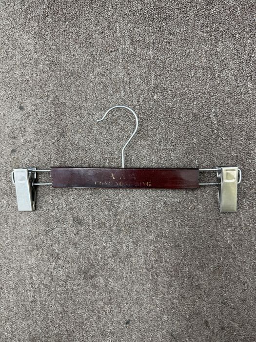 Вешалки для одежды