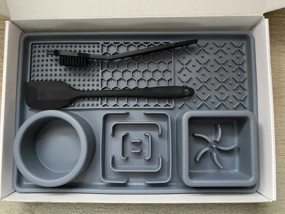 Heelay 3 в 1 Издигнати купи за кучета с бавно хранене + подложки