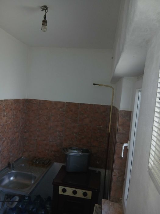 Garsoniera decomandata, 25,7 mp, zona Craiovita Noua