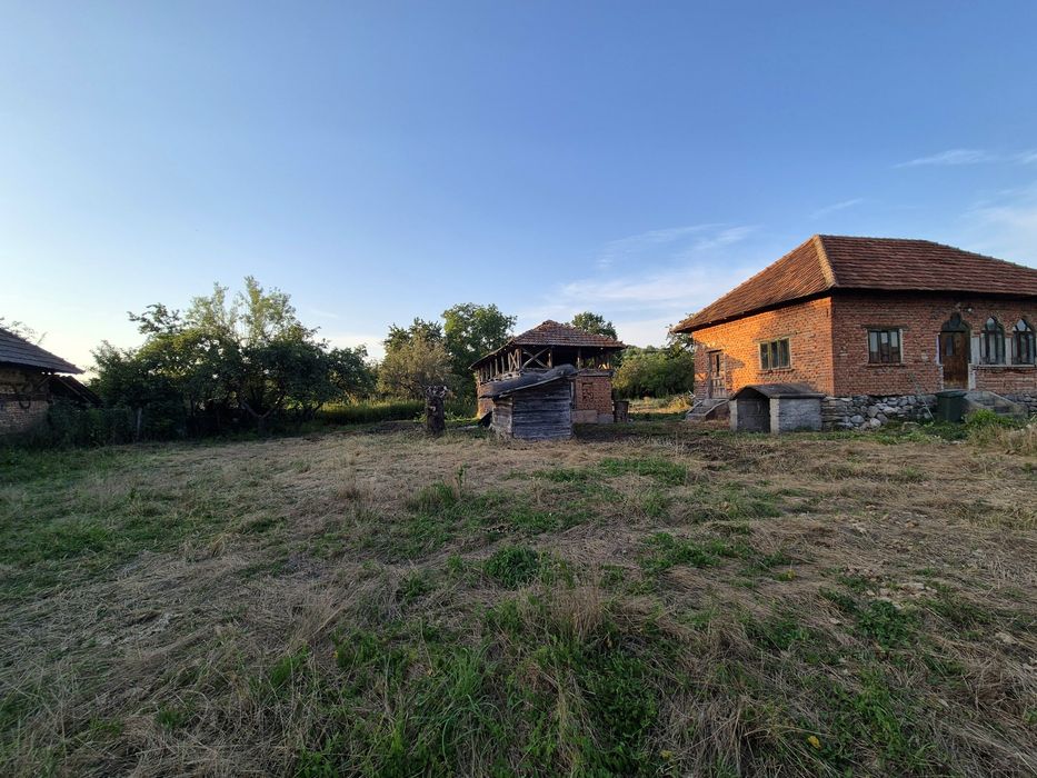 Casa și Teren de vânzare