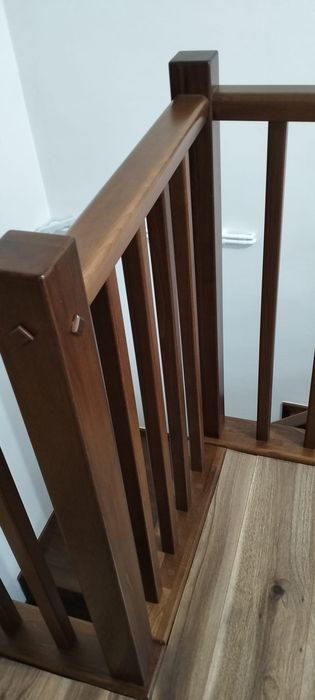 Balustradă interioară din lemn masiv
