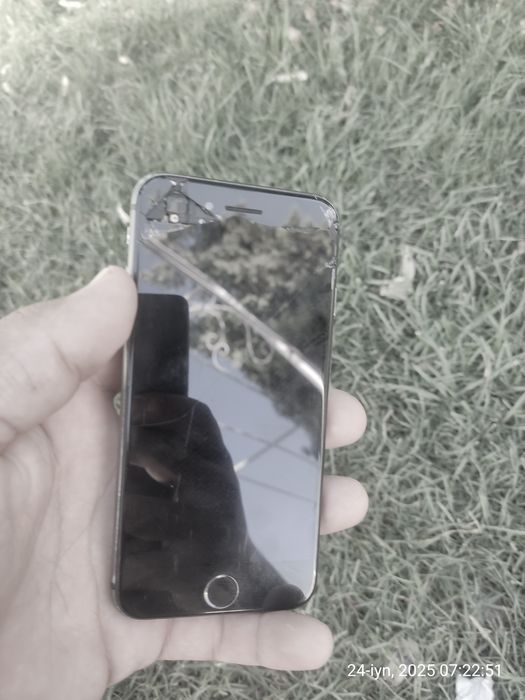 Iphone 8 holatini kurib turibsizlar