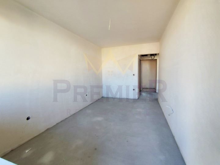 Продава се Тристаен апартамент в Варна, Възраждане 1 - 90 кв.м за 1889 €/кв.м - Снимка #4