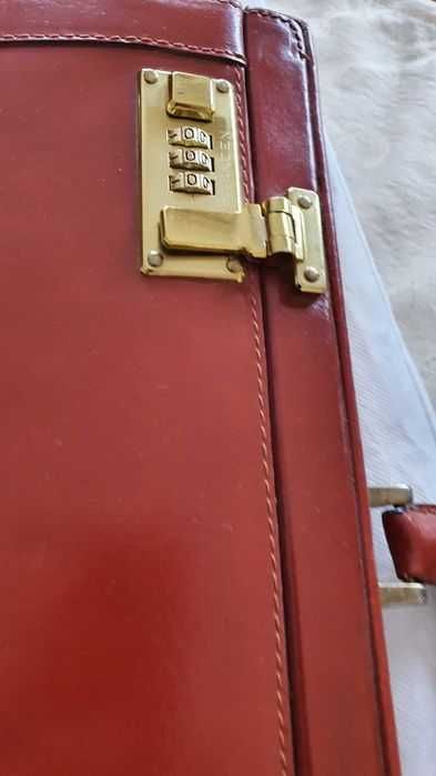 Vind diplomat piele maro roscat, dama