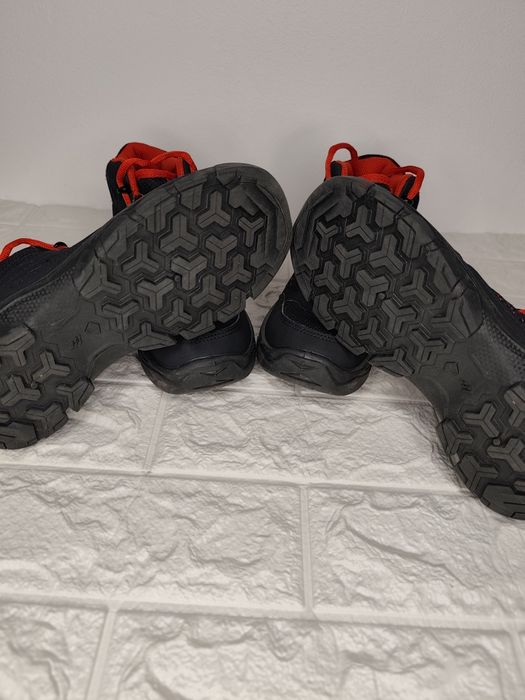 Bocanci drumetie Quechua mărime 37