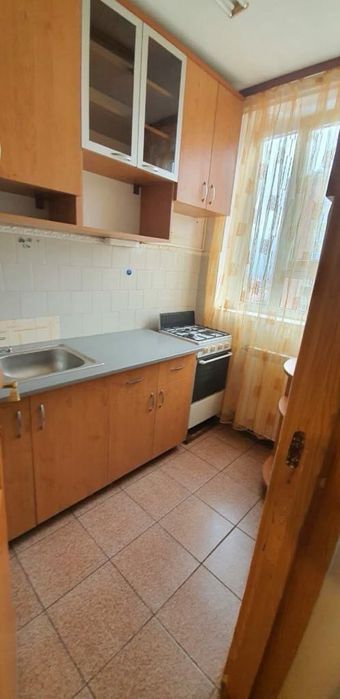 Închiriez garsoniera