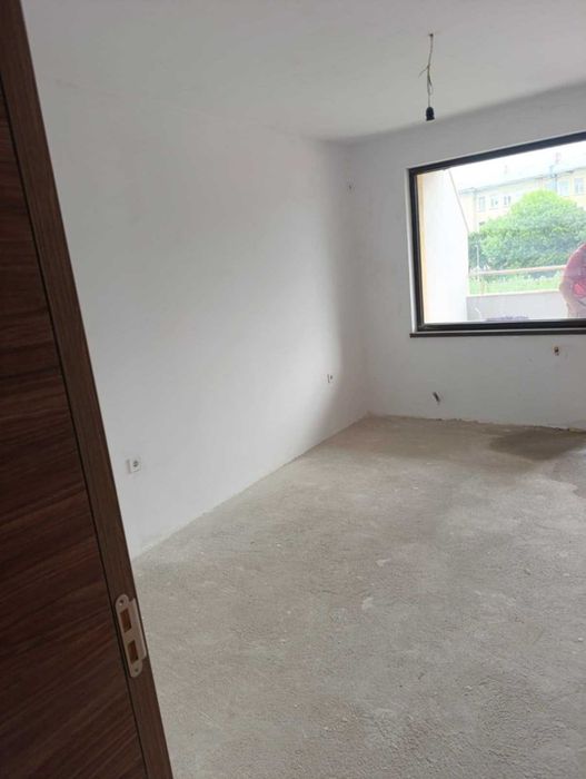 Продава се Двустаен апартамент в Плевен, Широк център - 79 кв.м за 1400 €/кв.м - Снимка #2