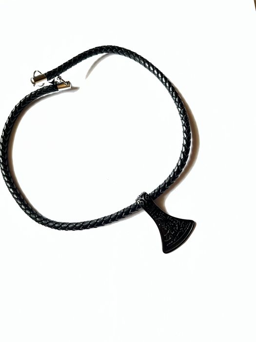 accesorii LUCLEON din otel inoxidabil trendhim  cu eticheta