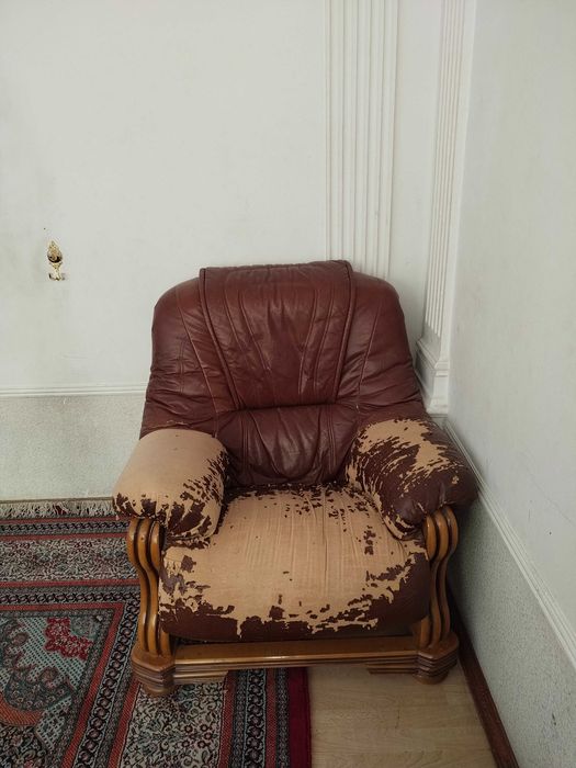 Продается кожаный диван кресло