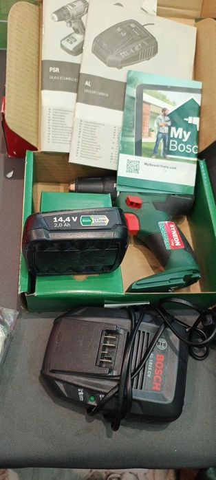Винтоверт Бош с зарядно и батерия