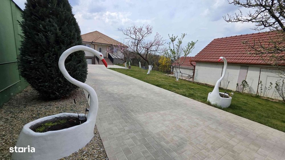Casă De Excepție+Afacere Garantată la Cheie. În Cihei com. Sânmartin