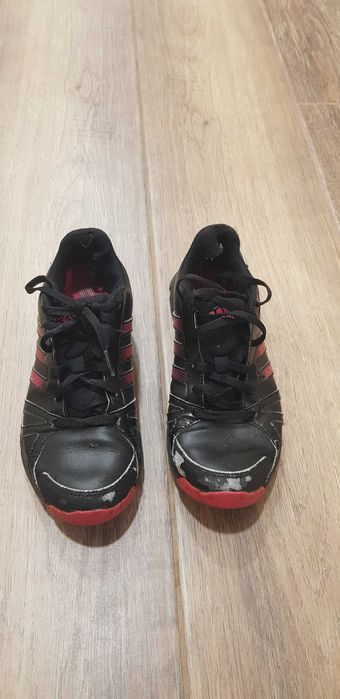 Маратонки адидас