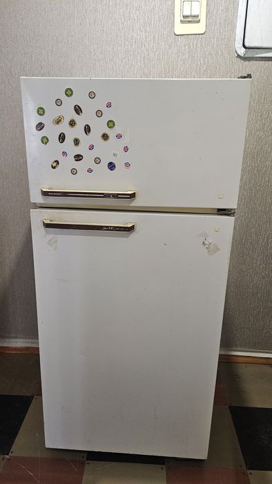 Продам холодильник