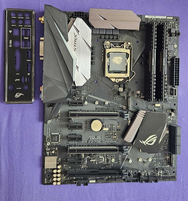I7 7700k, Asus ROG Strix Z270E Gaming Wifi, 16GB DDR4 3200 Corsair гр ...