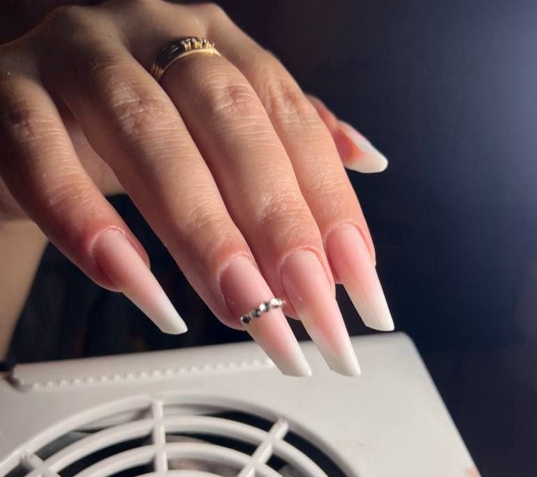 Маникюр педикюр.