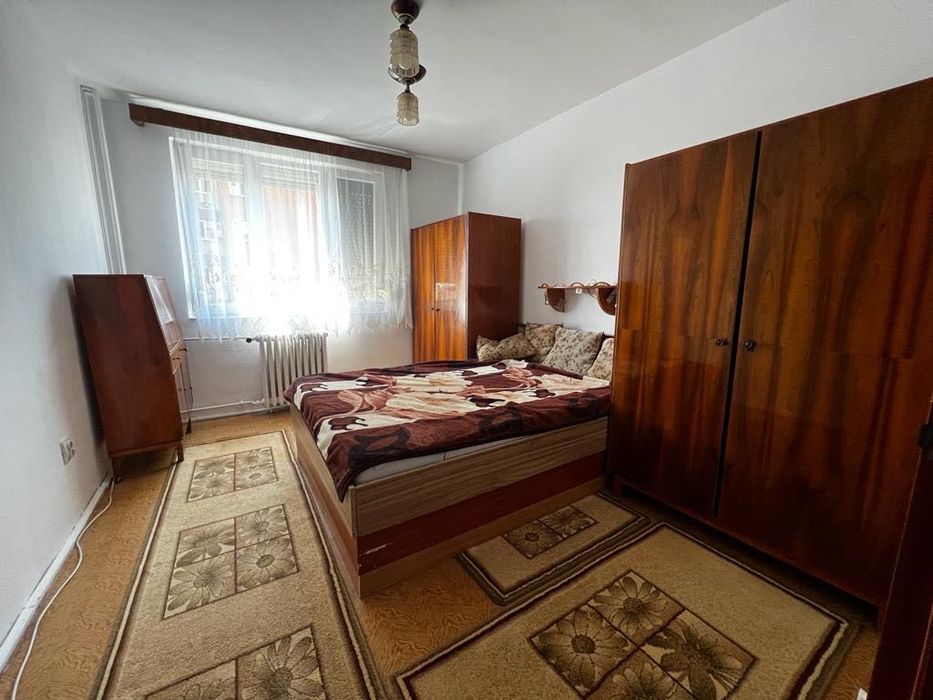 Apartament 3 camere zona Rogerius