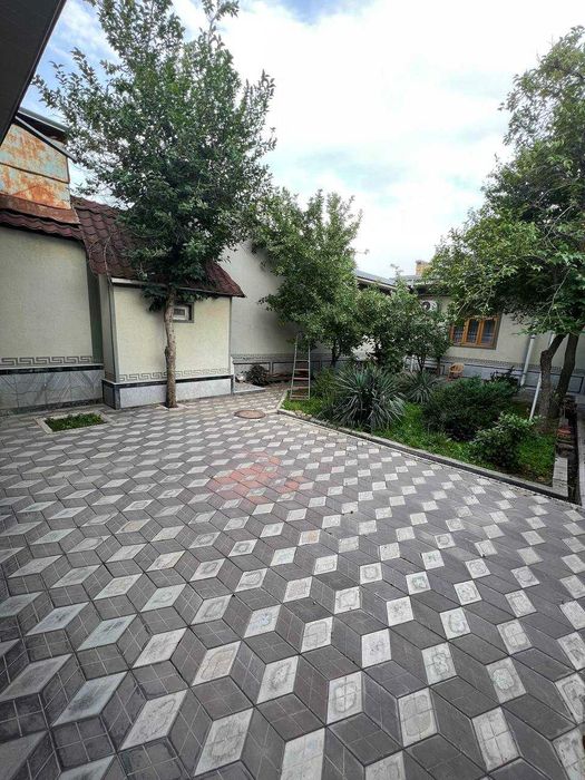 Продается участок (дом) Аренда или под офис, детски сад или Хостел.