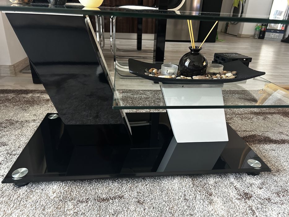 Masuta living din sticla