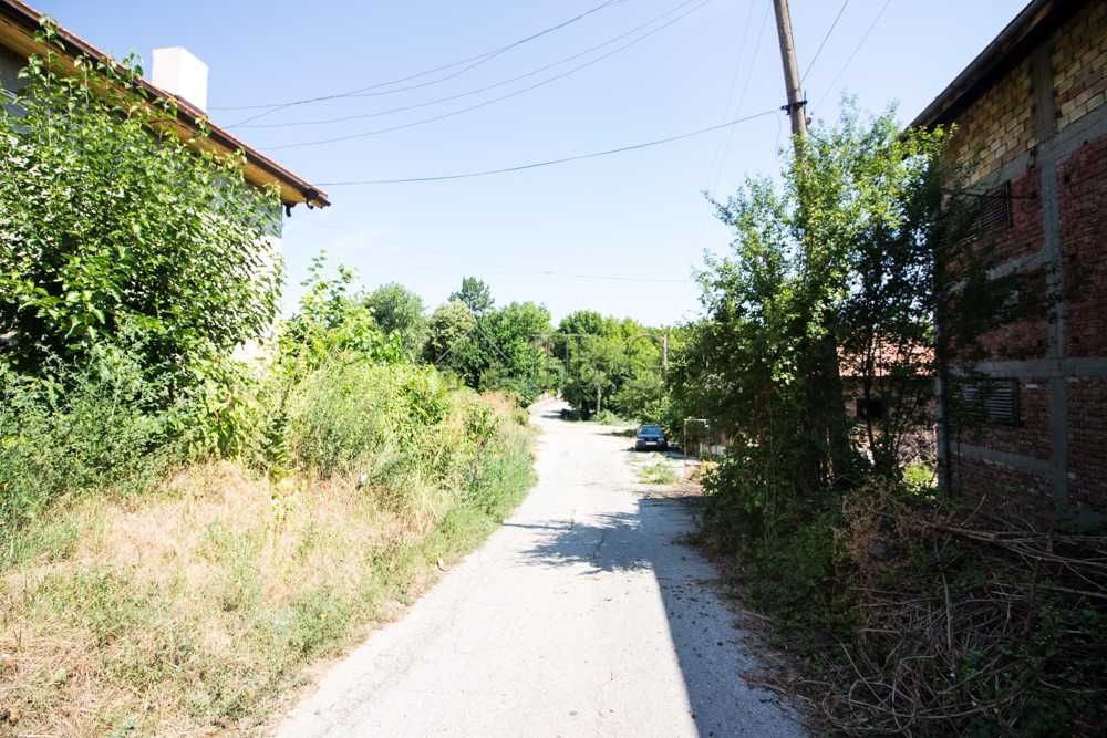 Новопостроена къща с 4 спални с гараж на 10 мин. с кола от Бяла