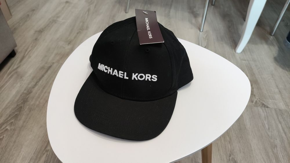 Нова шапка Michael Kors one size