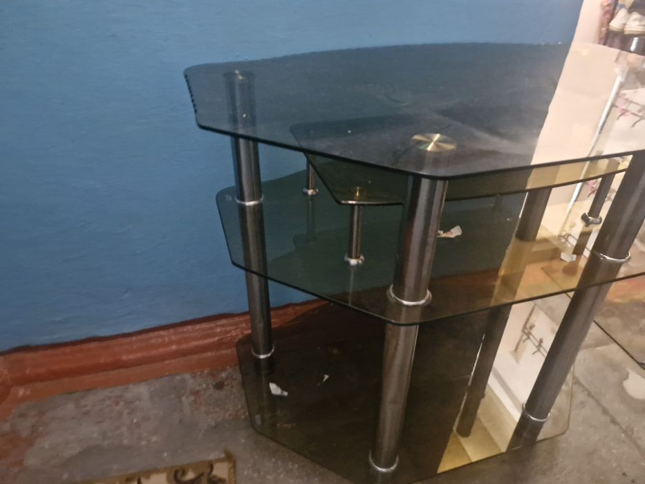 Стеклянная тумба