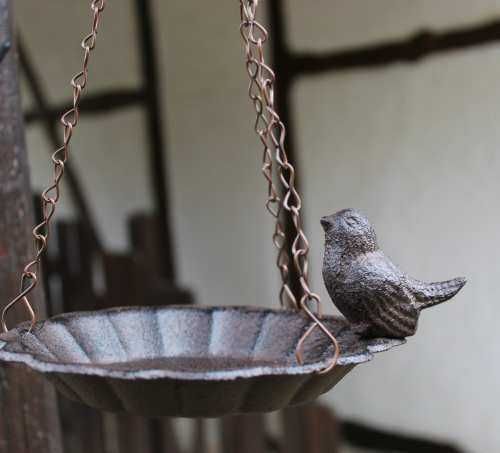 Висяща хранилка за птици