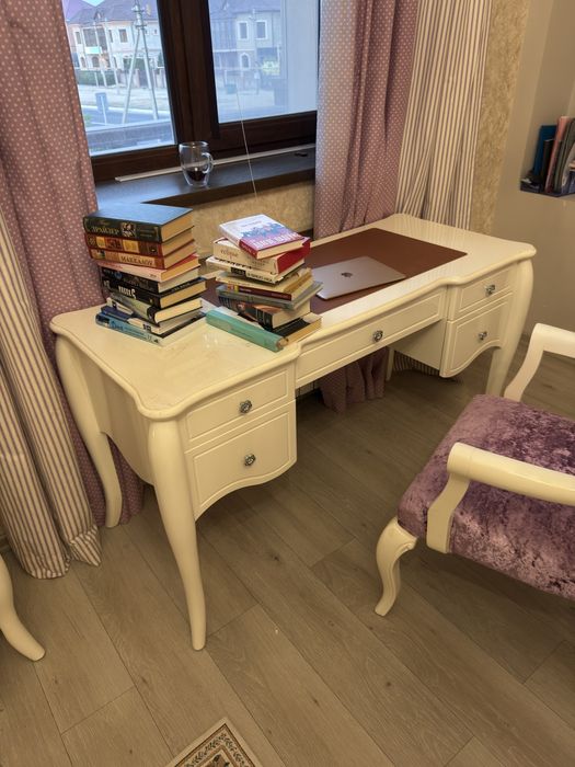 Стол и стул итальянская мебель