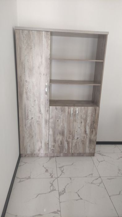 Mebel ofisniy komplekt sotiladi srochno