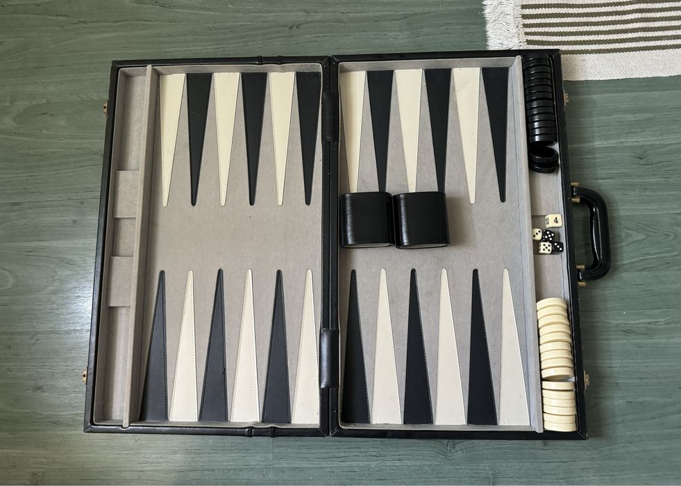 Joc de table piele, servieta, in conditii bune