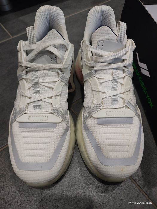 Adidași Lescon AirFoam Mercury